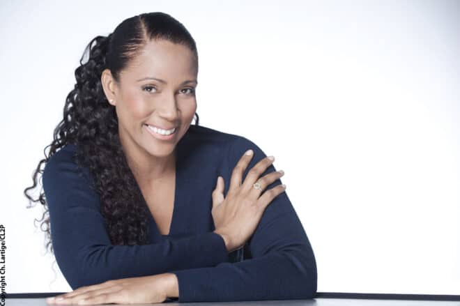 La journaliste Christine Kelly en studio