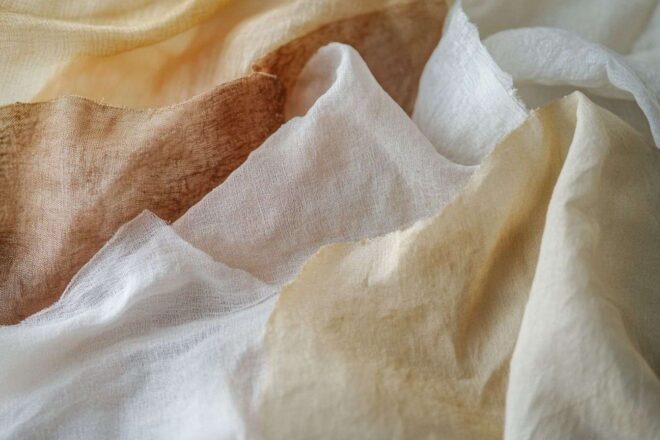 Gros plan de tissu séché avec taches distinctes